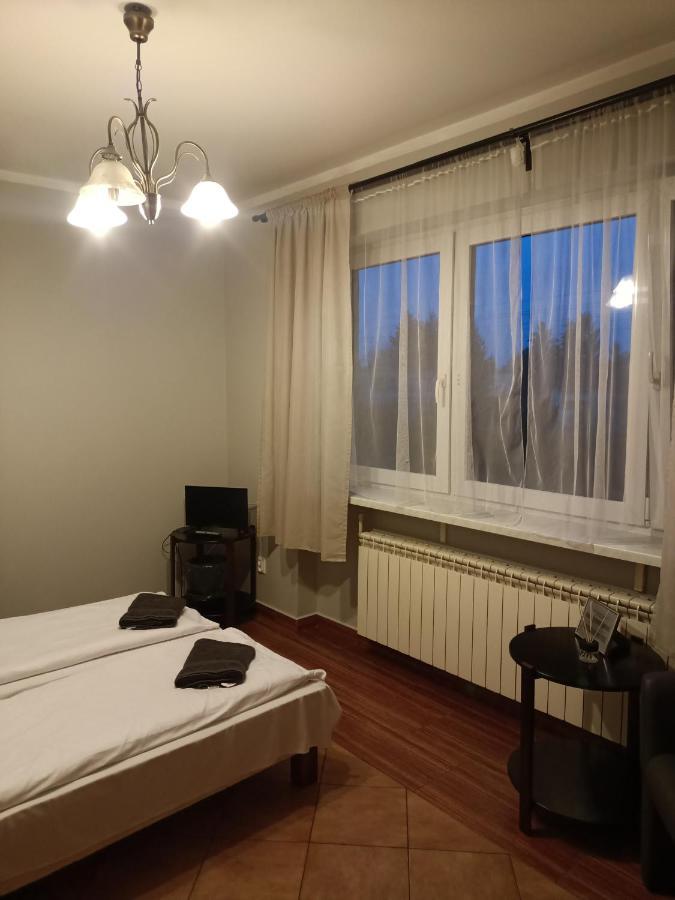 Pokoje Pod Swierkiem Swarzędz Kültér fotó
